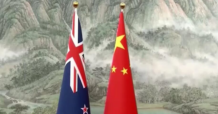 Flags of New Zealand and China