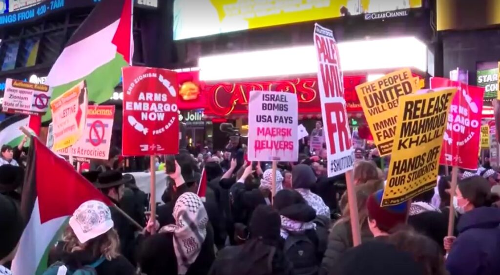 Protests in New York City against Israeli airstrike that killed 400