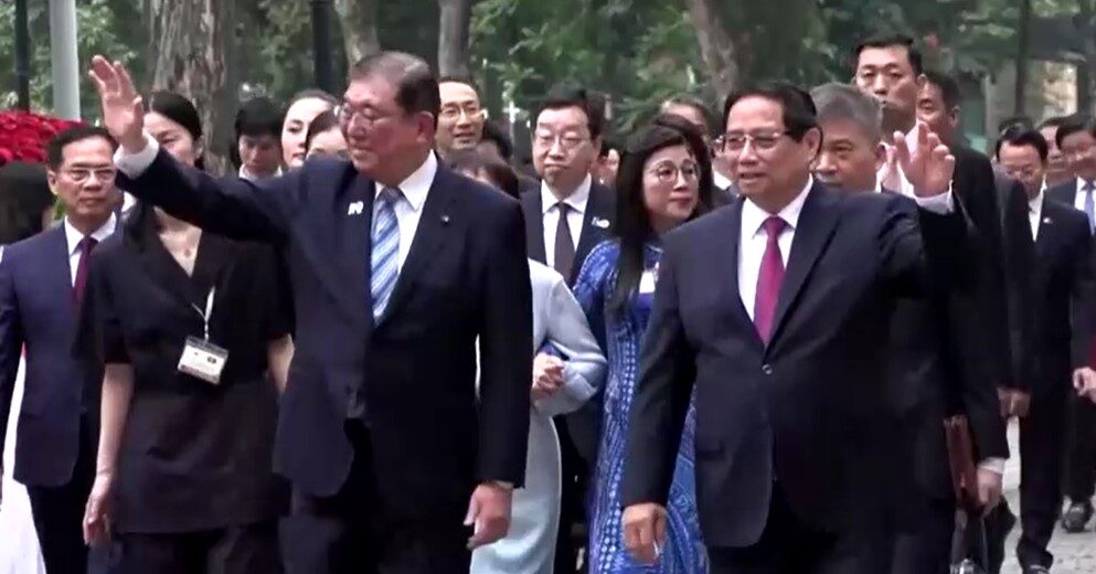 Japan, Vietnam pledge to support free trade as PM Ishiba visits Hanoi