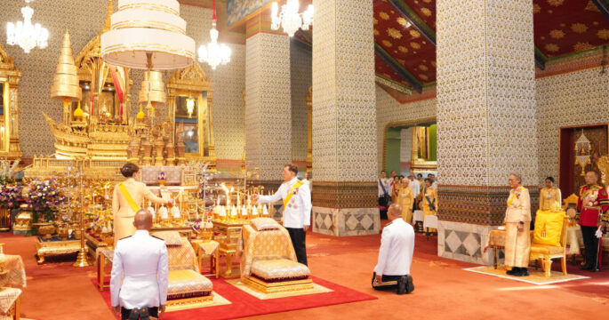 ในหลวงพระราชินี