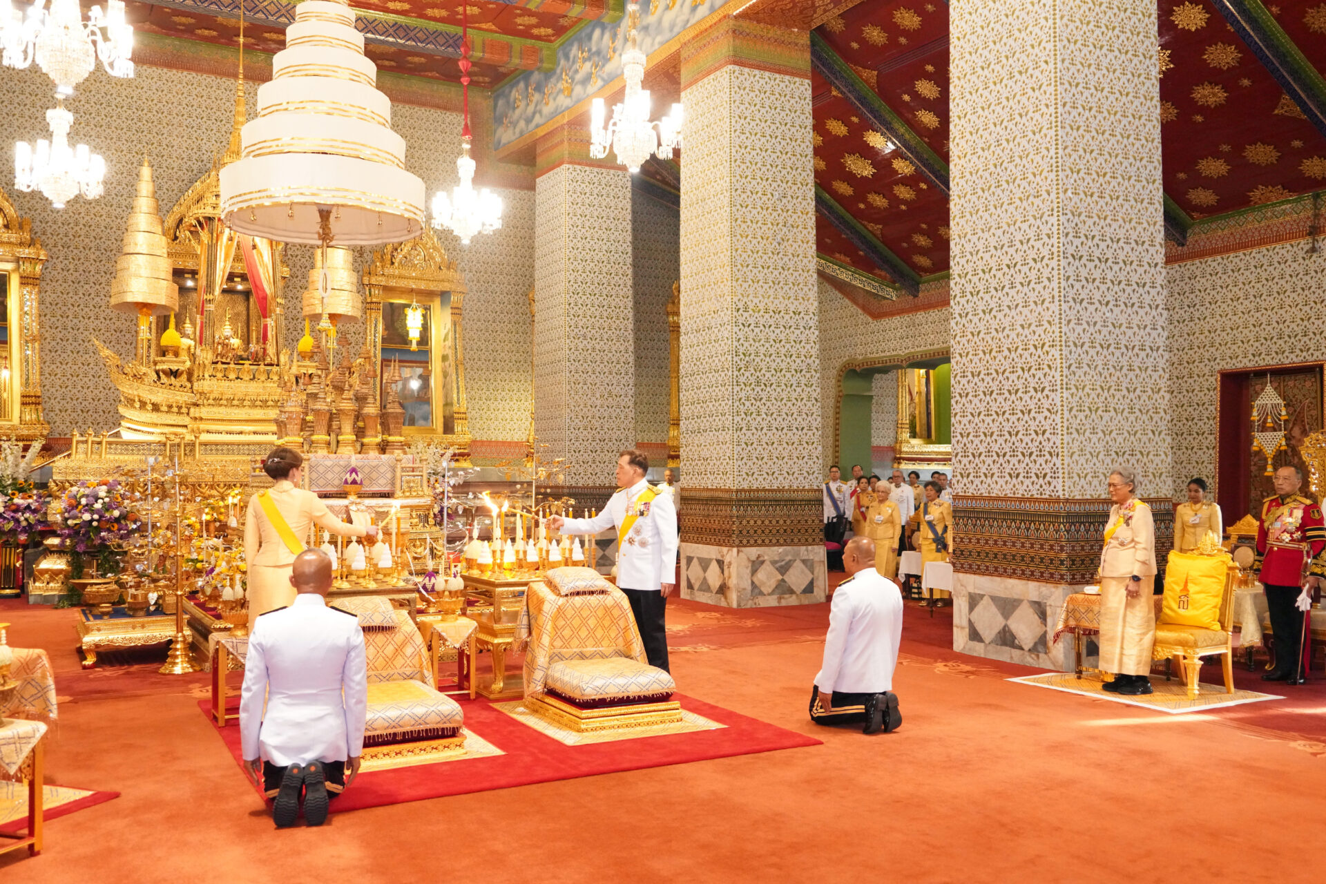 ในหลวงพระราชินี