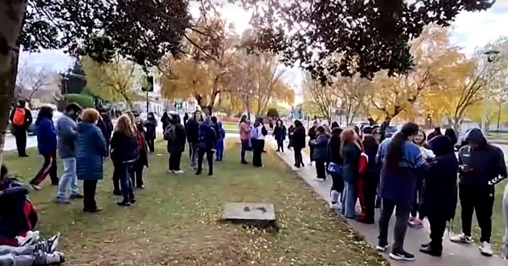 School evacuated after earthquake in Chile's southern coast sparked tsunami threat