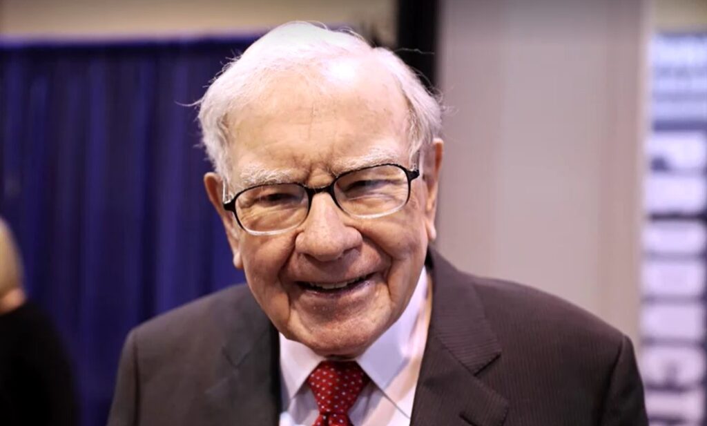 Buffett announces leaving Berkshire's CEO