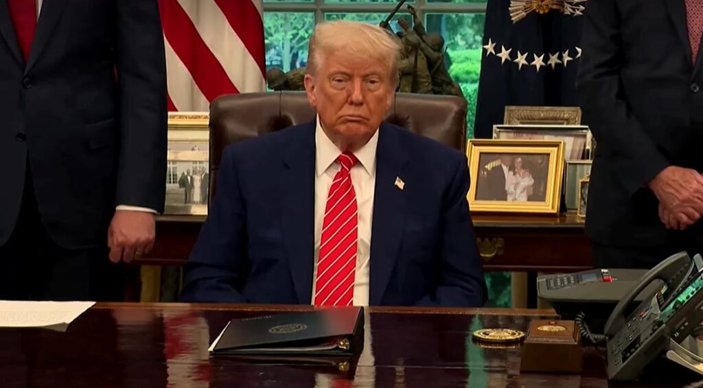 Trump announces trade deal between US and UK