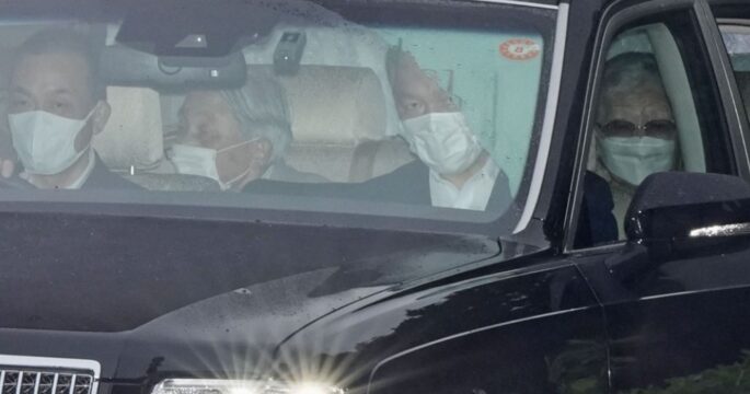 Former Emperor Akihito and former Empress Michiko leave University of Tokyo Hospital
