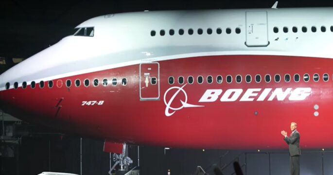 Boeing 747-8 on stage