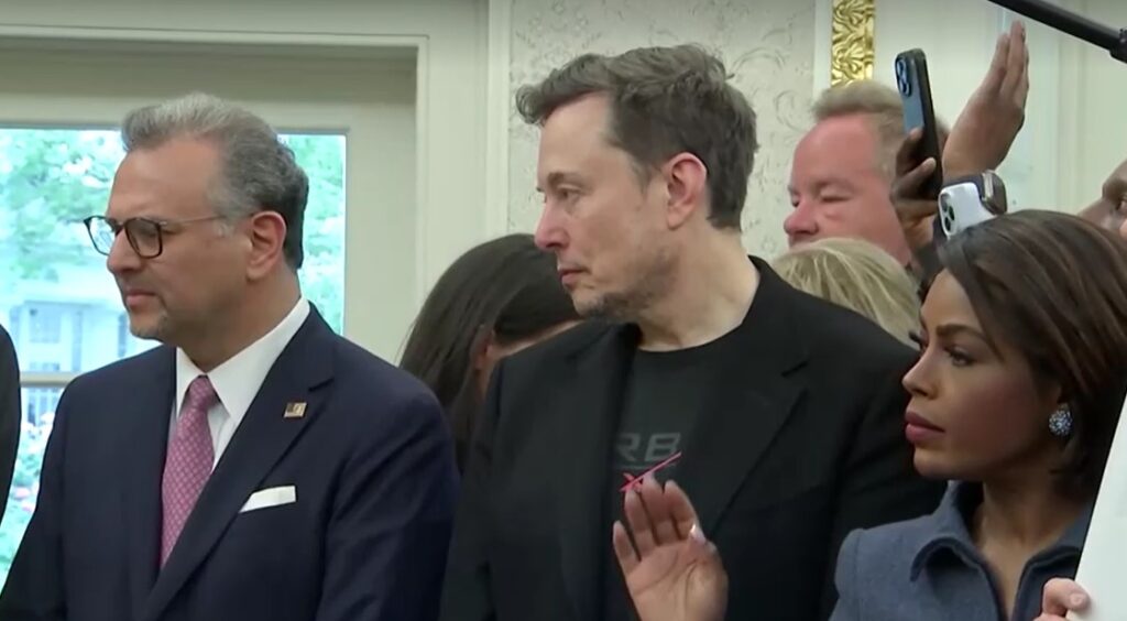 Elon Musk is among the reception of South Africa President in Oval Office