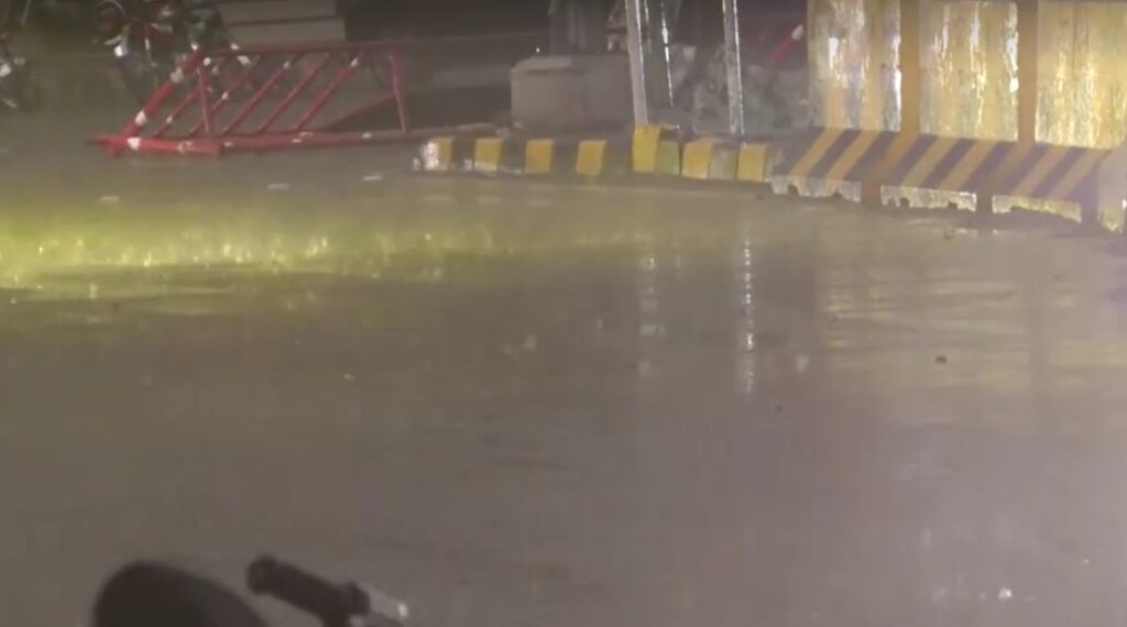 heavy rain in Lahore, Pakistan