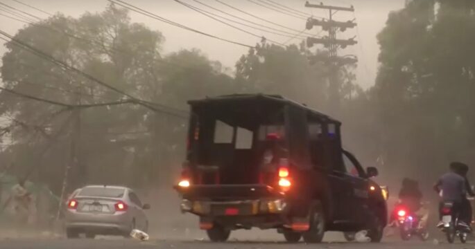Traffic during dust storm in Pakistan’s Punjab