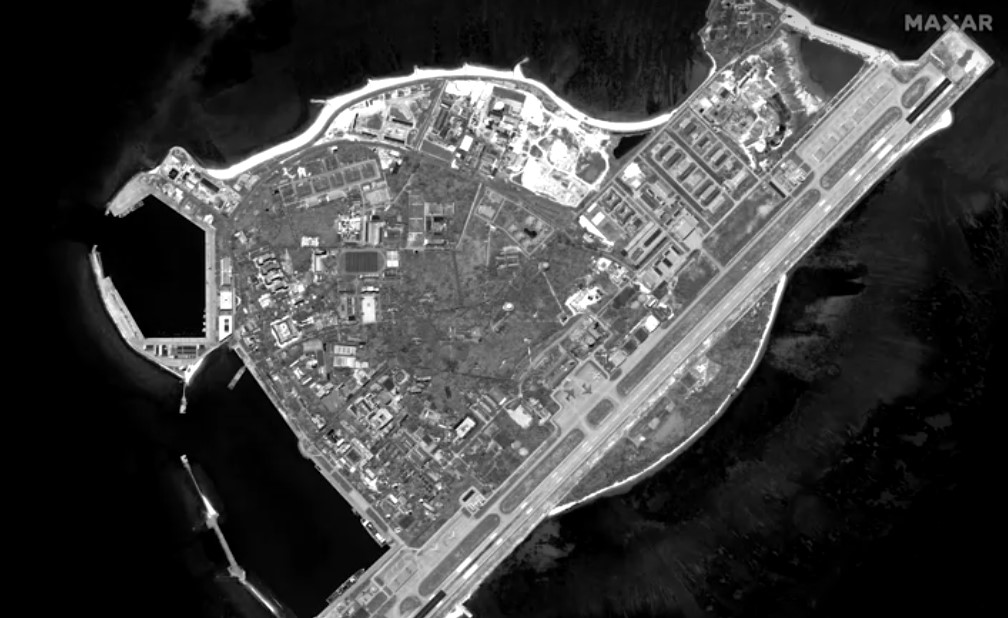 Satellite images show H-6 bombers on runway on Woody Island 