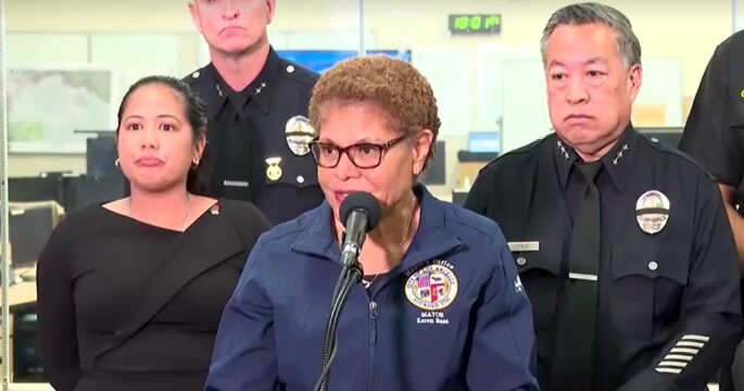 Los Angeles mayor issues curfew for downtown Los Angeles