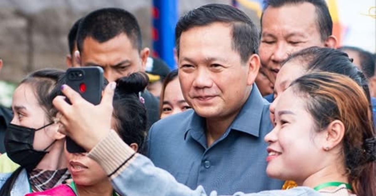 Cambodia Prime Minister posts photo with citizen