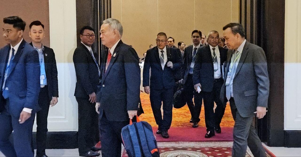 Thailand's representatives leave JBC meeting