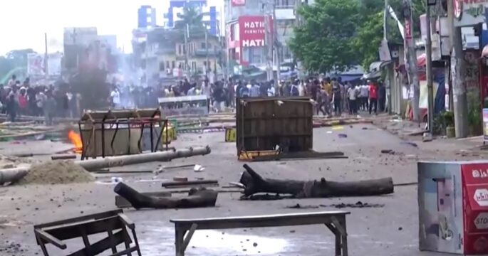 tree cut to block Bangladesh youth rally