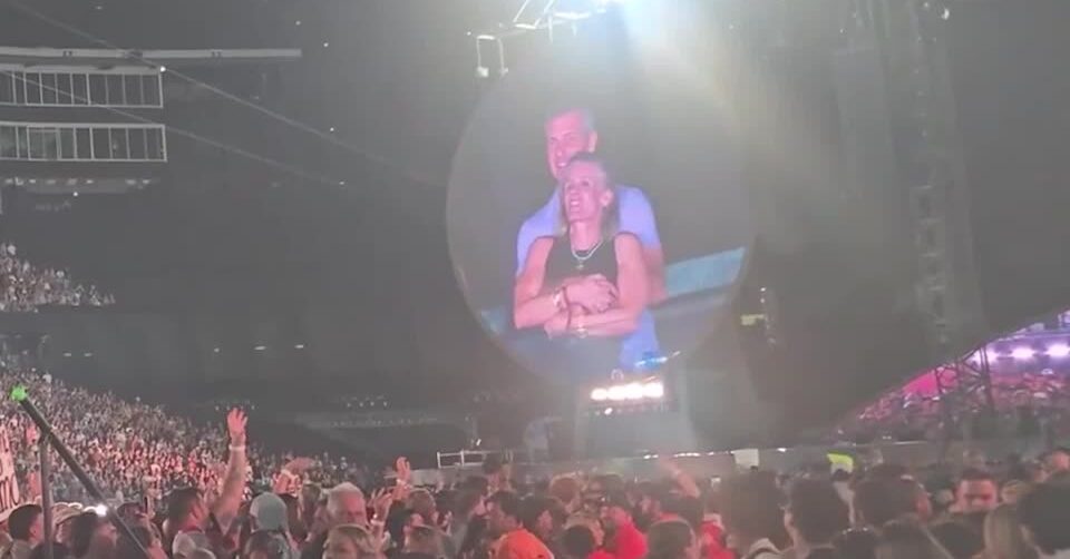 Astronomer CEO caught by kiss cam in Coldplay concert