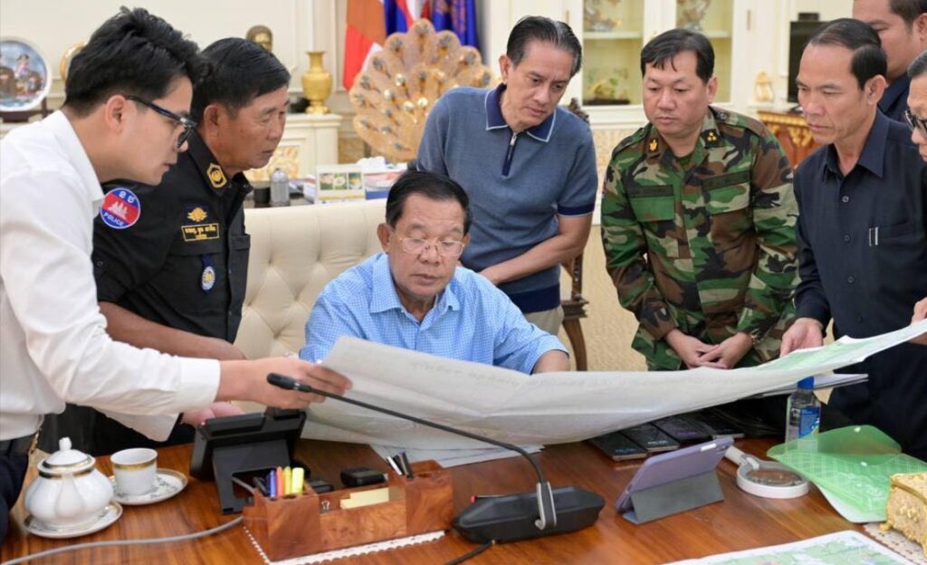 Hun Sen in meeting