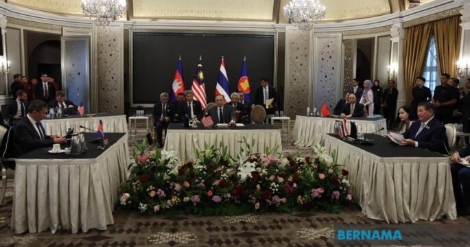 Thailand-Cambodia begin talk in Malaysia