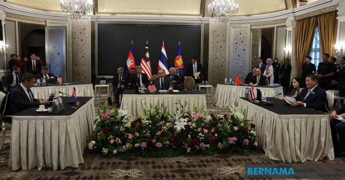Thailand-Cambodia begin talk in Malaysia