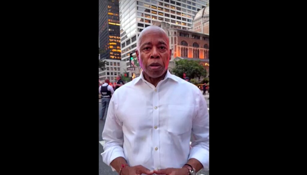 'Shooter is neutralized', says New York Mayor, after Manhattan skyscraper shooting