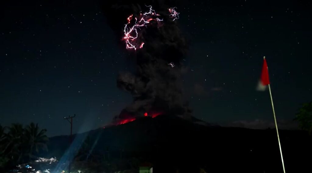 Indonesia's Lewotobi Laki-laki volcano erupts