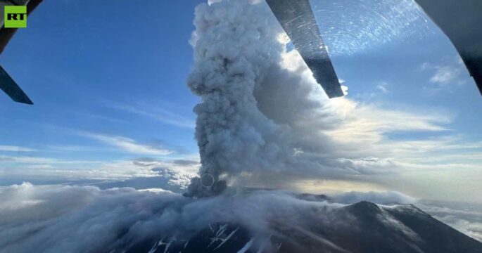 Krasheninnikov volcano in Russia's far east starts erupting