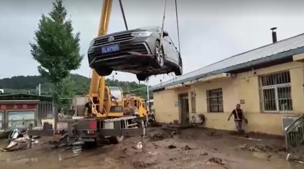 Post-flood recovery efforts pick up in Beijing