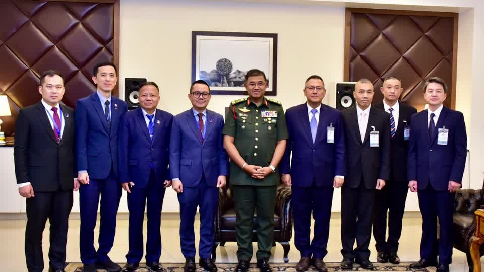 Cambodia and Thailand begin talks in Malaysia amid fragile ceasefire