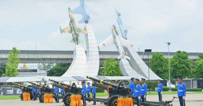 ยิงสลุตหลวงเฉลิมพระเกียรติ