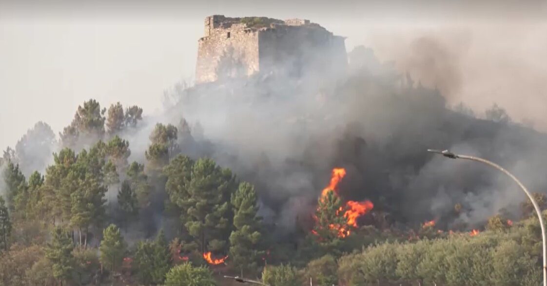 Wildfire threatens 17th century fort in Verin, Spain