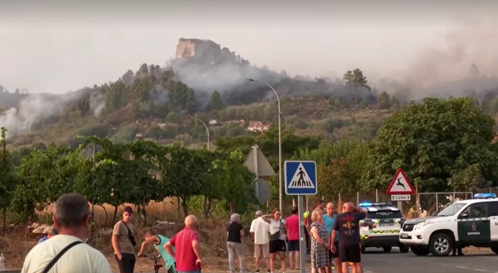 Wildfire threatens 17th century fort in Verin, Spain
