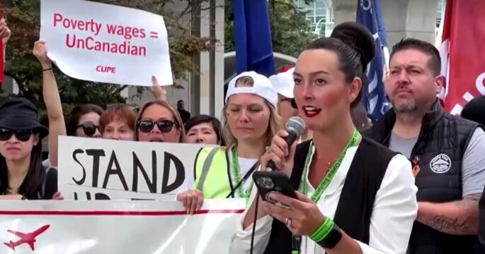 Air Canada flight attendants strike in Vancouver despite return-to-work order