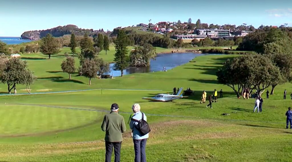 Plane makes emergency crash landing on Sydney golf course