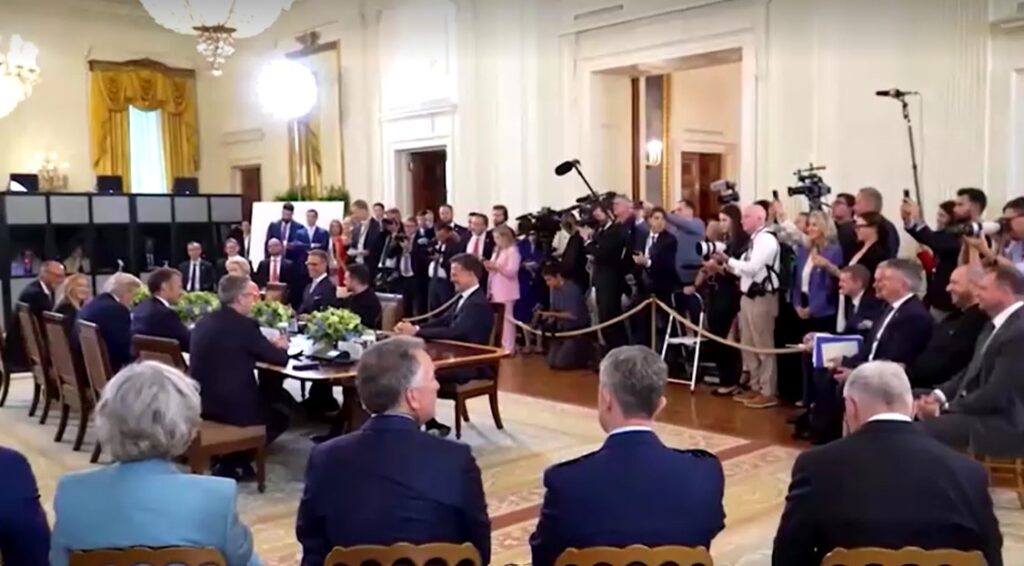 Meeting in White House among press 