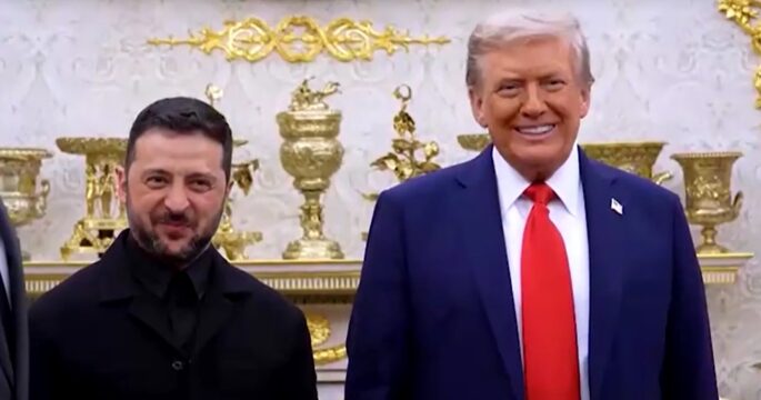 Zelensky and Trump are smiling in Oval Office