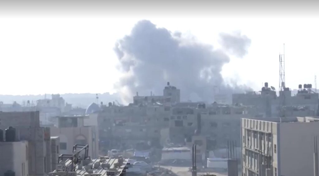 Airstrike rocks Gaza's Khan Younis as Israel announces first steps to take over Gaza City 21 Aug 2025