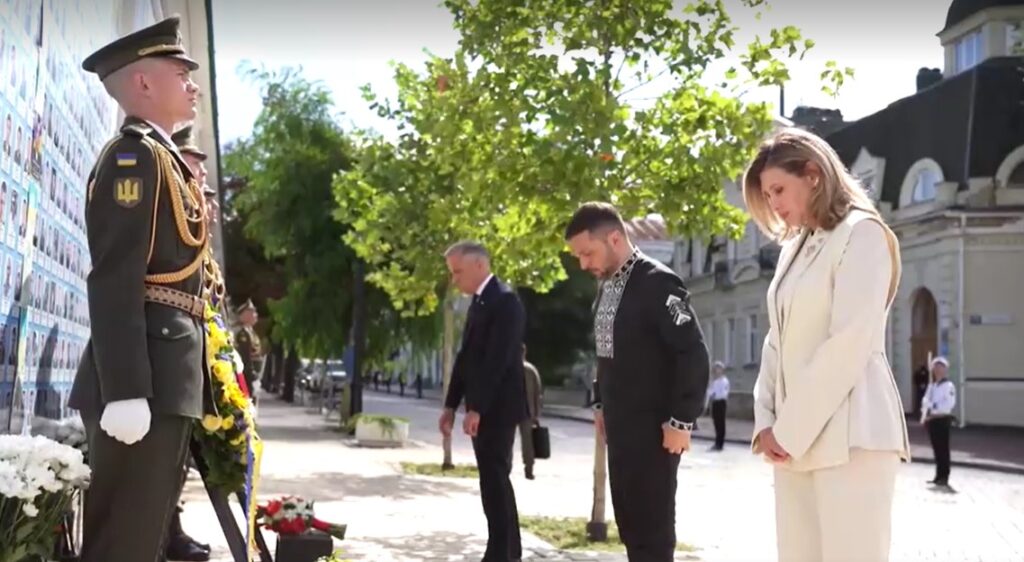 Zelenskiy, wife and Carney pay tribute to fallen soldiers in Ukraine