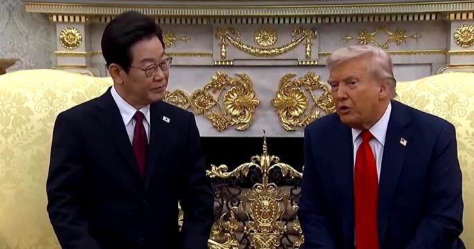 Lee Je Myong's first meeting with Trump