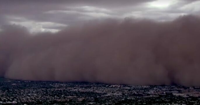 Major dust storm sweeps through Arizona State