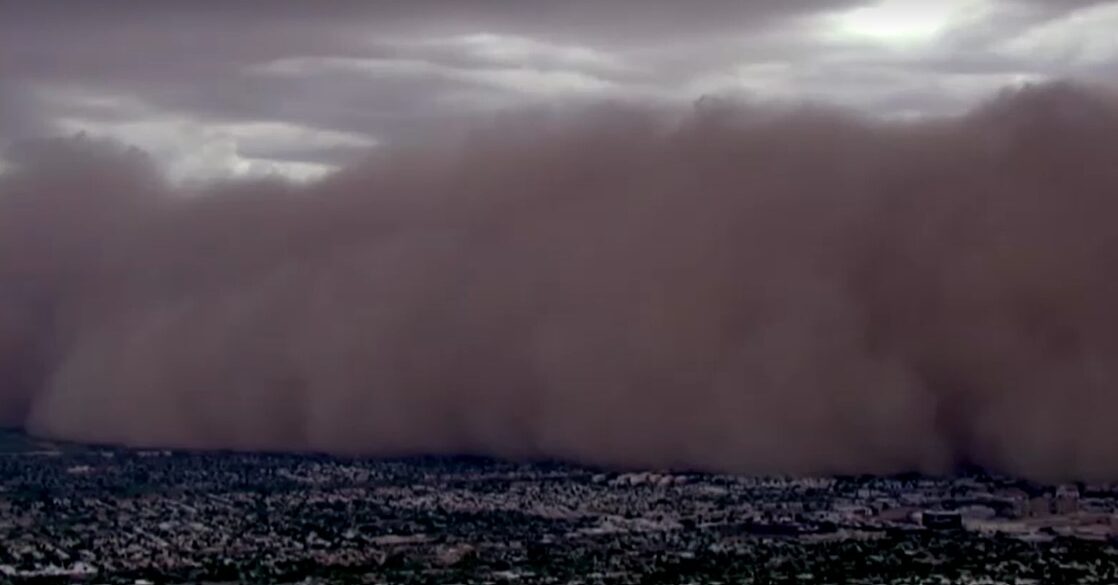 Major dust storm sweeps through Arizona State