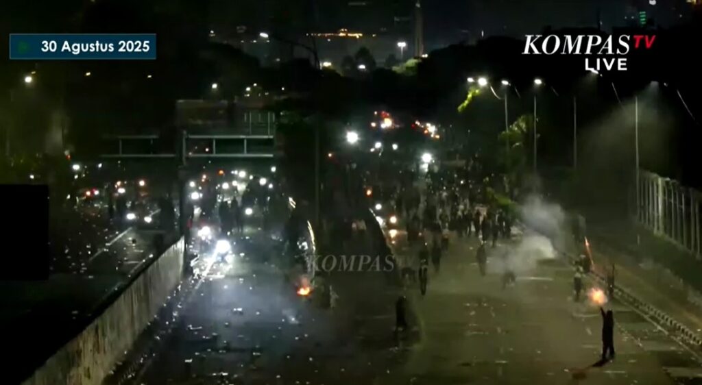 protesters burn infrastructure in Indonesia