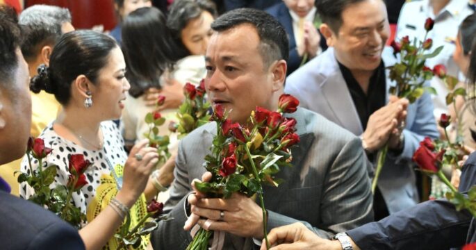 สรวงศ์ เทียนทอง อำลาตำแหน่ง