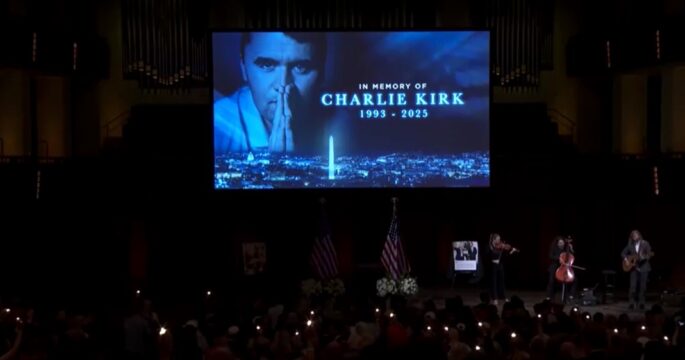 US lawmakers and officials gathered for a prayer service and candlelight vigil honoring Charlie Kirk Sep 14,2025