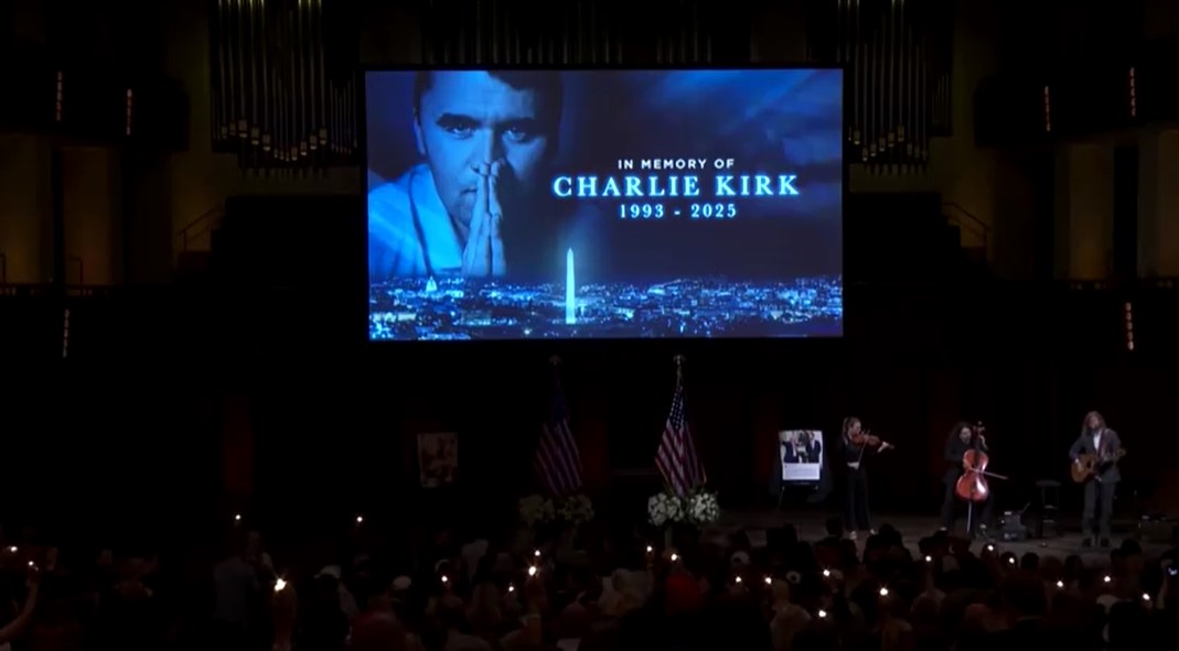 US lawmakers and officials gathered for a prayer service and candlelight vigil honoring Charlie Kirk Sep 14,2025