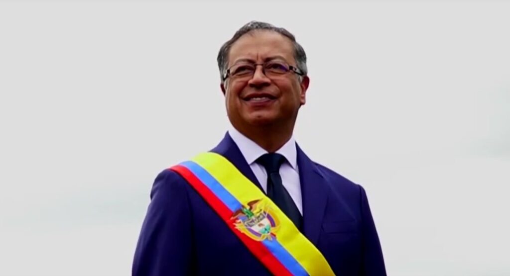 Gustavo Petro, receiving the Presidential sash for an official photo In 2022